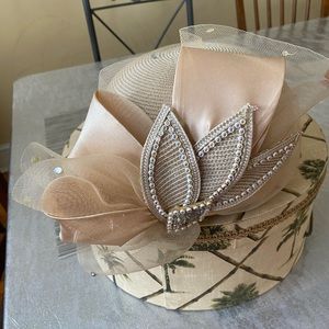 New beautiful elegant church hat , color is Beige